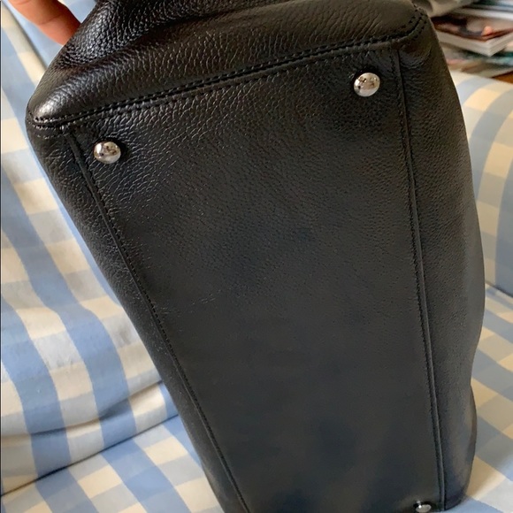 πCloset closing! Authentic Chanel reissues handbag, great for working bag - Picture 11 of 13